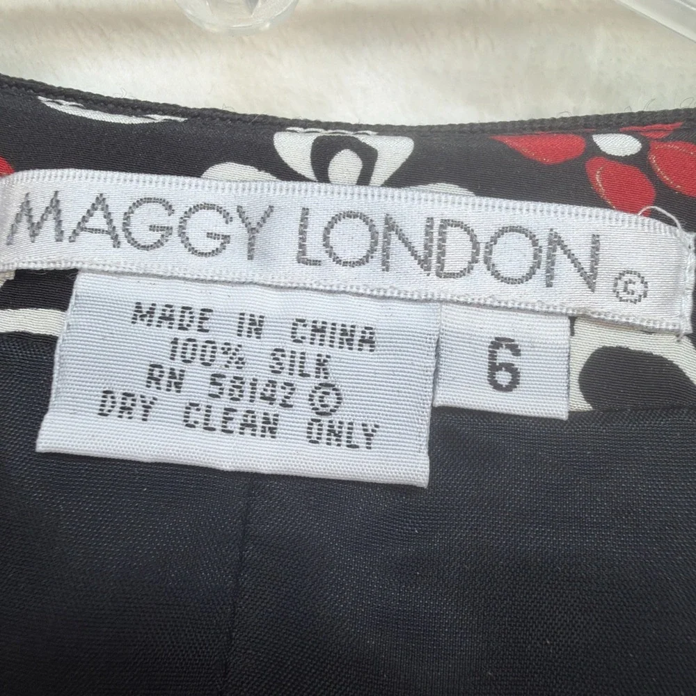 Vintage Maggy London Silk Floral Jacket Quilted Cropped Black Red Women's 6‎